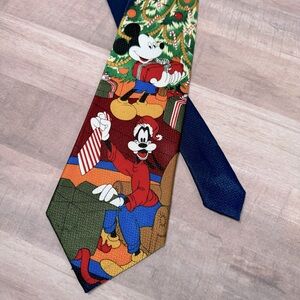 Vintage Disney Mickey Mouse and Goofy Christmas Neck Tie / Disney Mickey Unlmtd.